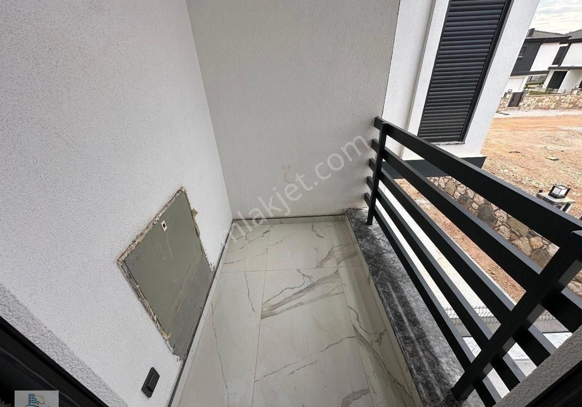 Didim Altınkumda Denize Yürüme Mesafesinde 3+1 Full Eşyalı Tam Müstakil Villa - Görsel 3