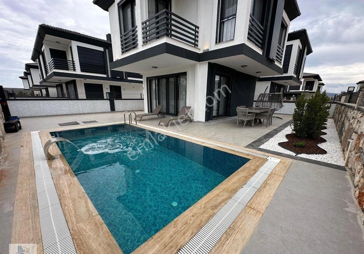 Didim Altınkumda Denize Yürüme Mesafesinde 3+1 Full Eşyalı Tam Müstakil Villa - Görsel 15