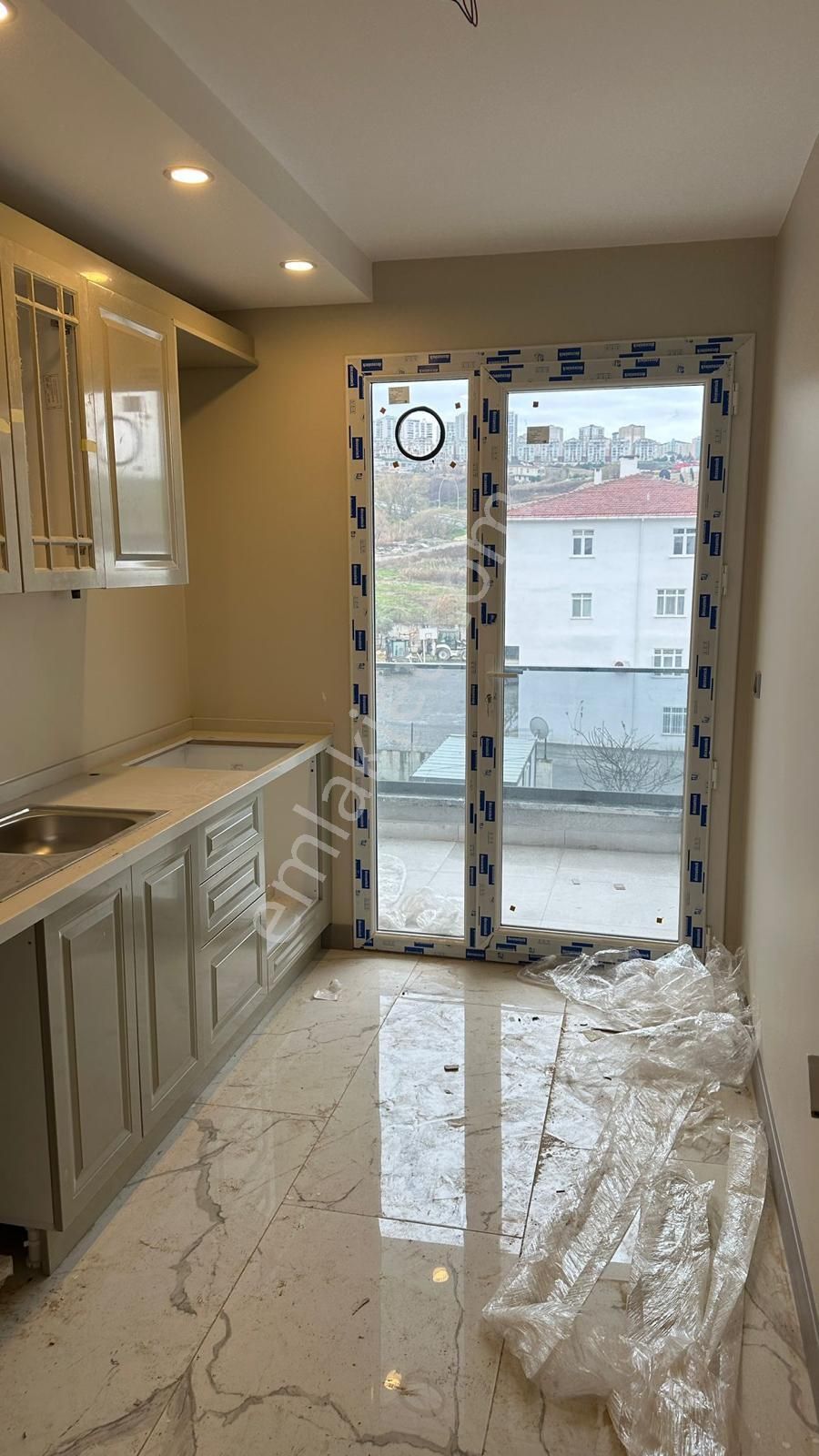 Büyükçekmece Atatürk Mah Lüks Butik Sitede Arakat Sıfır 2+1 Satılık Daire - Görsel 3