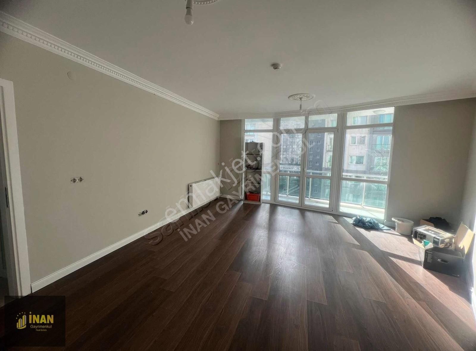 Esenyurt Yeşilkent Satılık Residence Fi Towers Sitesinde 2+1 Balkonlu Satılık Daire