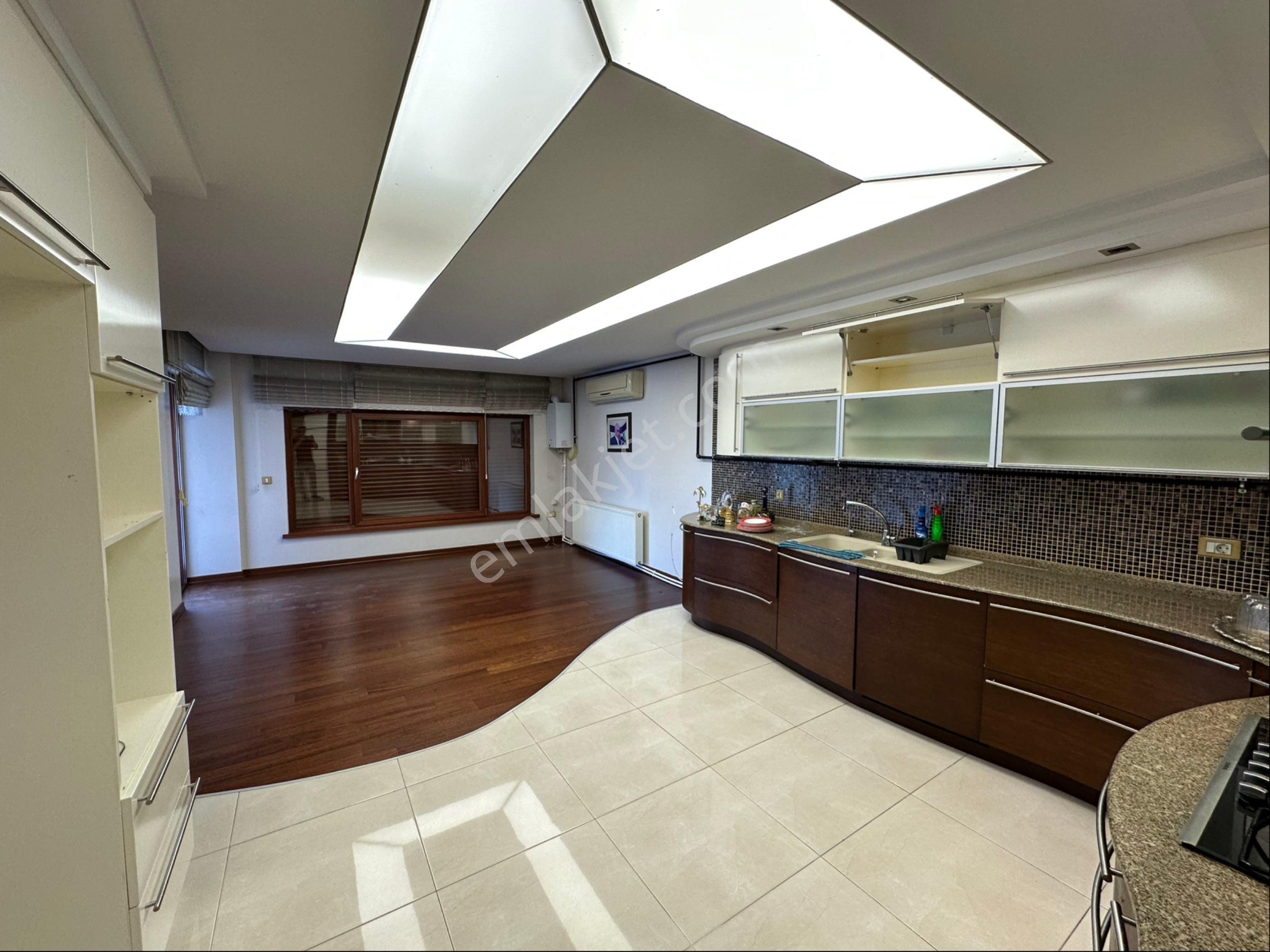 Kervansaray Önü Açık 230 M2 Satılık Daire