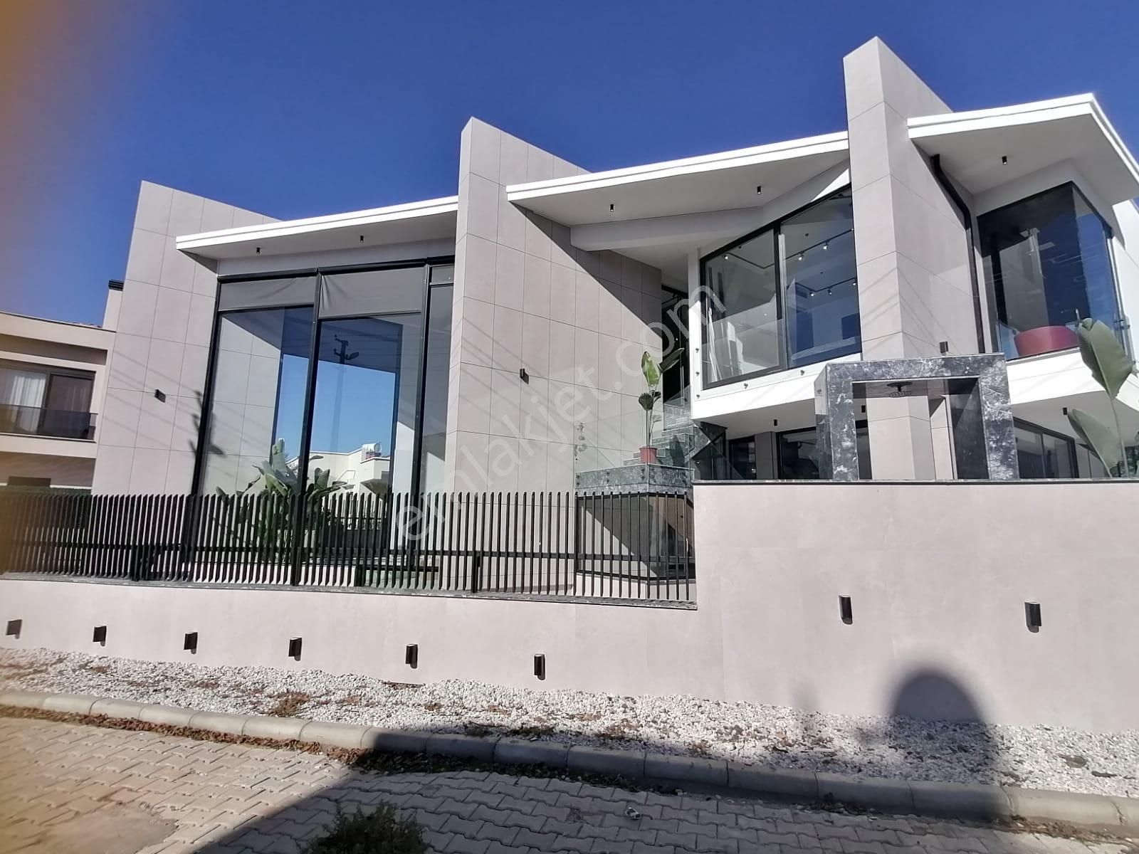 Döşemealtı Nebiler Satılık Villa Döşemealtı Nebiler De Ultra Lüks Full Eşyalı 4+2 Satılık Villa