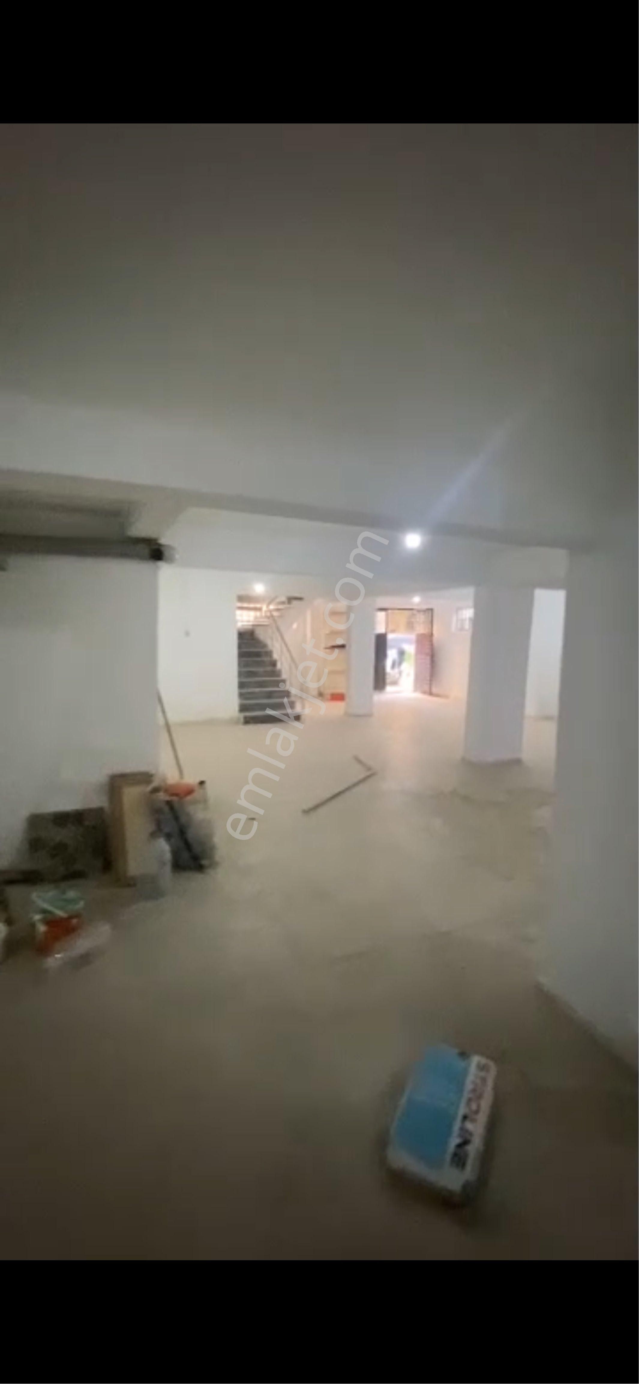 Küçükçekmece Halkalı Merkez Kiralık Dükkan & Mağaza Halkalı Merkez Mah Zeynebiye Caddesi Düz Giriş 160m2 Kiralık Depo Dükkan