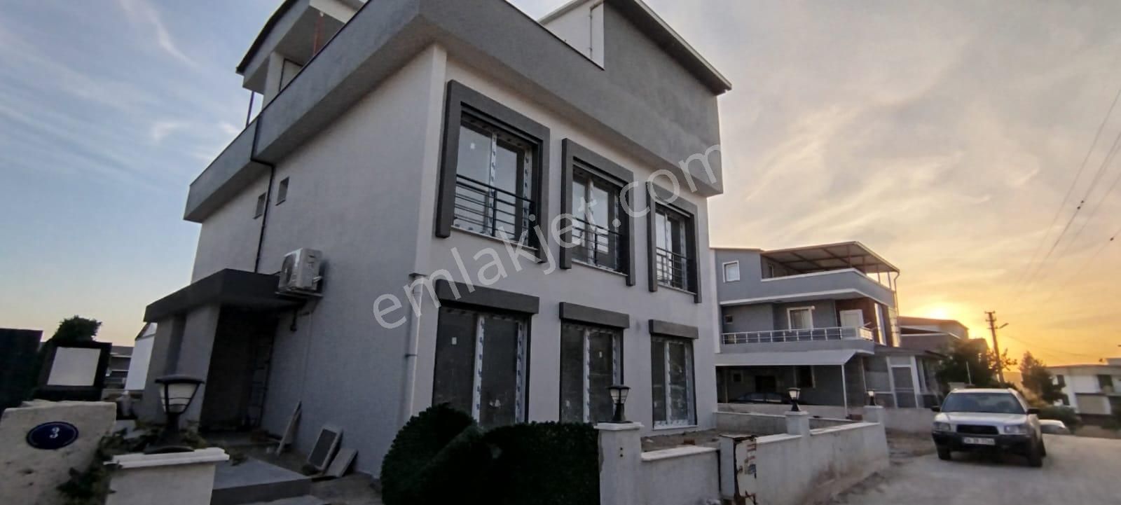 Menderes Barbaros Mahallesinde Satılık Villalar - Görsel 33