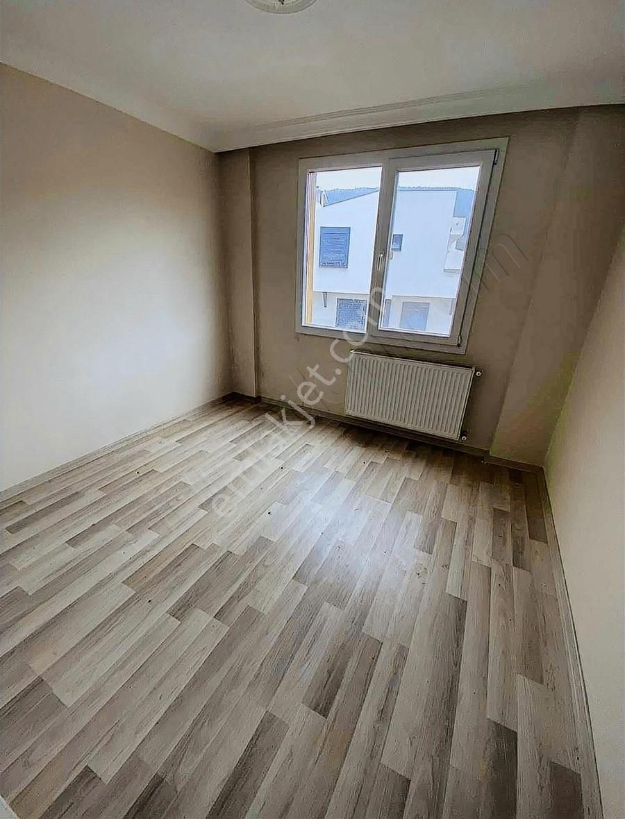 Güzelbahçe Mustafa Kemal Paşa Kiralık Daire Merkezi Konumda Kiralık 3+1 Doğalgazlı Daire...