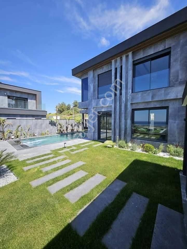 Kuşadası Soğucak Satılık Villa Kuşadası Deniz Manzaralı Satılık Müstakil Villa