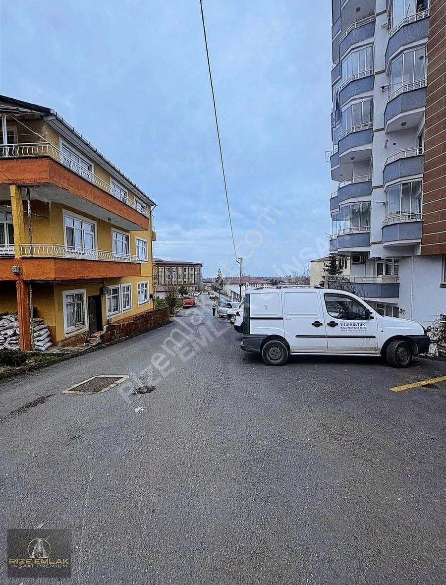 Rize Merkez İslampaşa Satılık Daire R.t.e Araştırma Hastanesi Yanı Başında 3+1 130 M2 Satılık !!