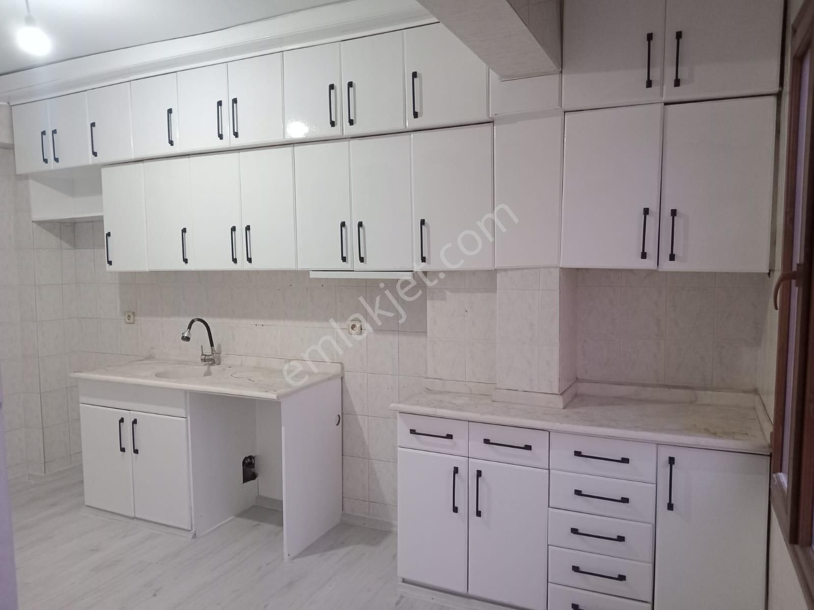 Alaşehir Yenice Satılık Daire 🏠lidya Gayrimenkul' Den Yenice Mahallesinde 145 M2, 3+1, Kapalı Mutfak 3. Kat, Satılık Daire 🏠