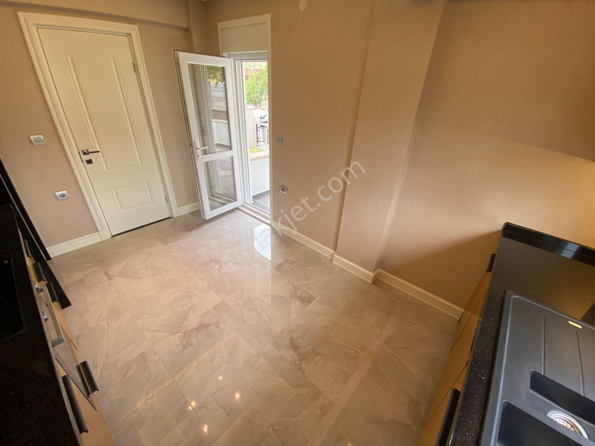 Altınoluk İlkbahar'dan Denize 20 Adım 293m2 Arsa İçinde Tam Bağımsız 8+1 Lüx Villa - Görsel 11