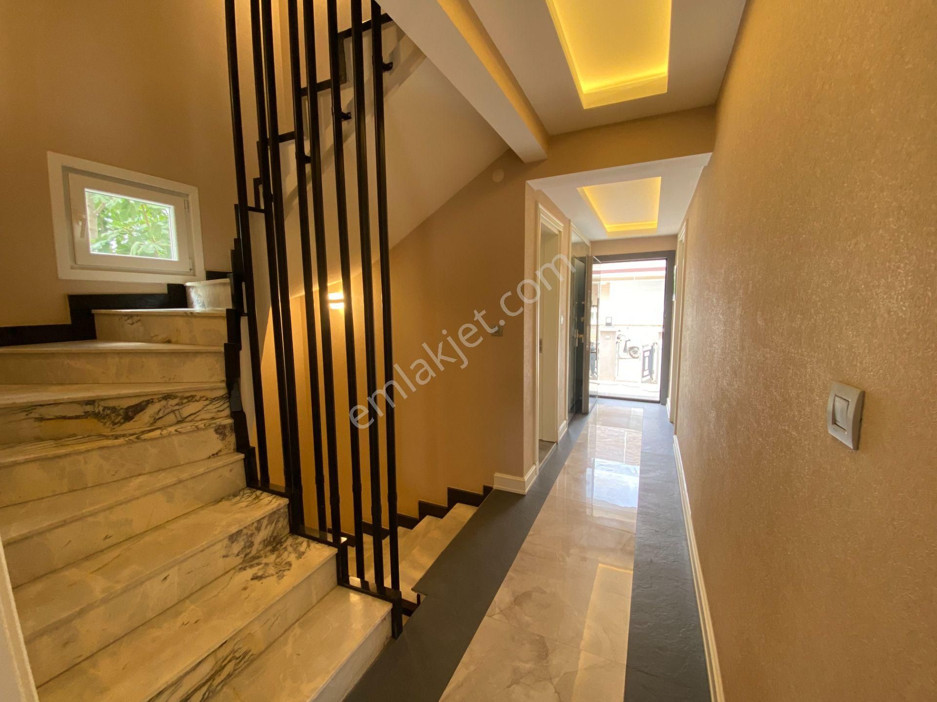 Altınoluk İlkbahar'dan Denize 20 Adım 293m2 Arsa İçinde Tam Bağımsız 8+1 Lüx Villa - Görsel 35