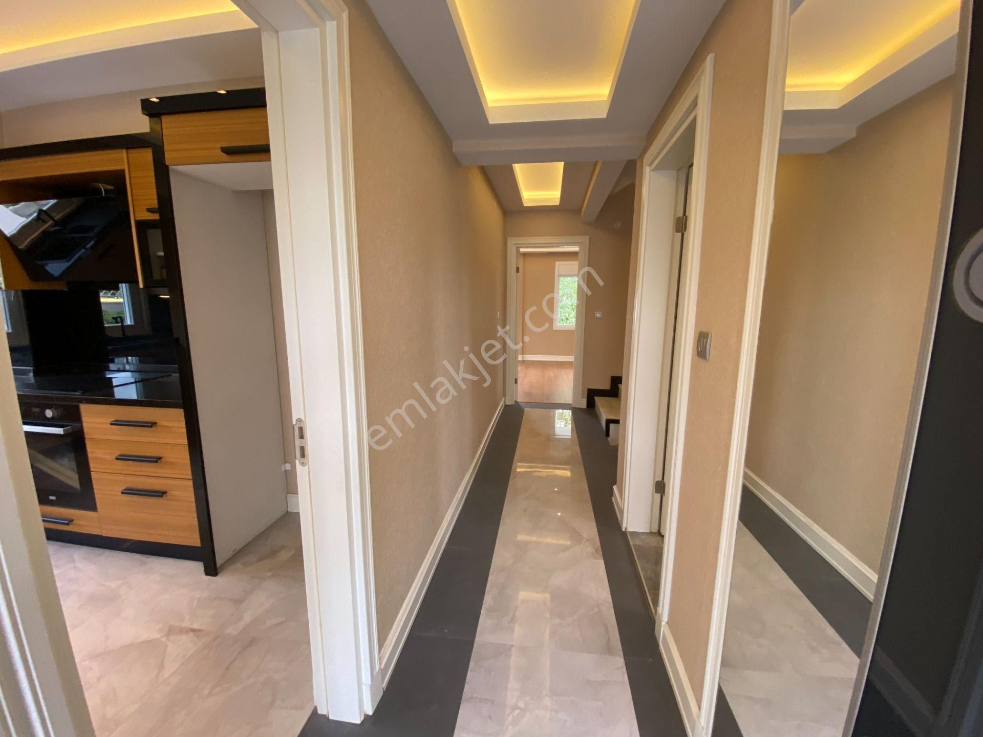 Altınoluk İlkbahar'dan Denize 20 Adım 293m2 Arsa İçinde Tam Bağımsız 8+1 Lüx Villa - Görsel 10