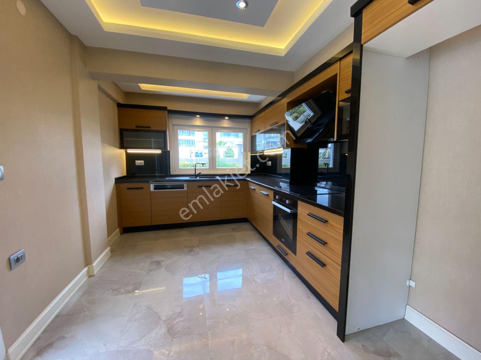 Altınoluk İlkbahar'dan Denize 20 Adım 293m2 Arsa İçinde Tam Bağımsız 8+1 Lüx Villa - Görsel 14