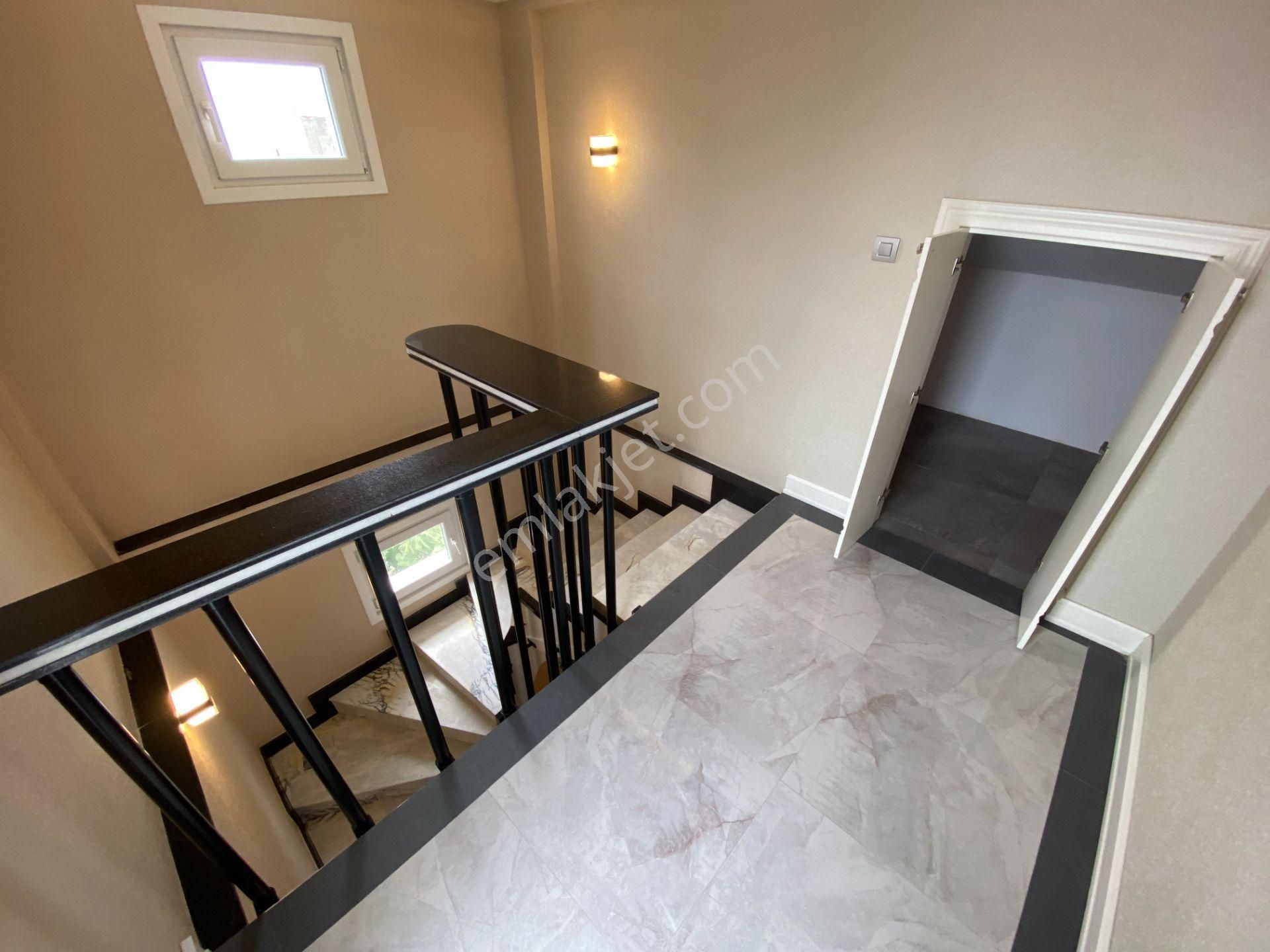 Altınoluk İlkbahar'dan Denize 20 Adım 293m2 Arsa İçinde Tam Bağımsız 8+1 Lüx Villa - Görsel 8