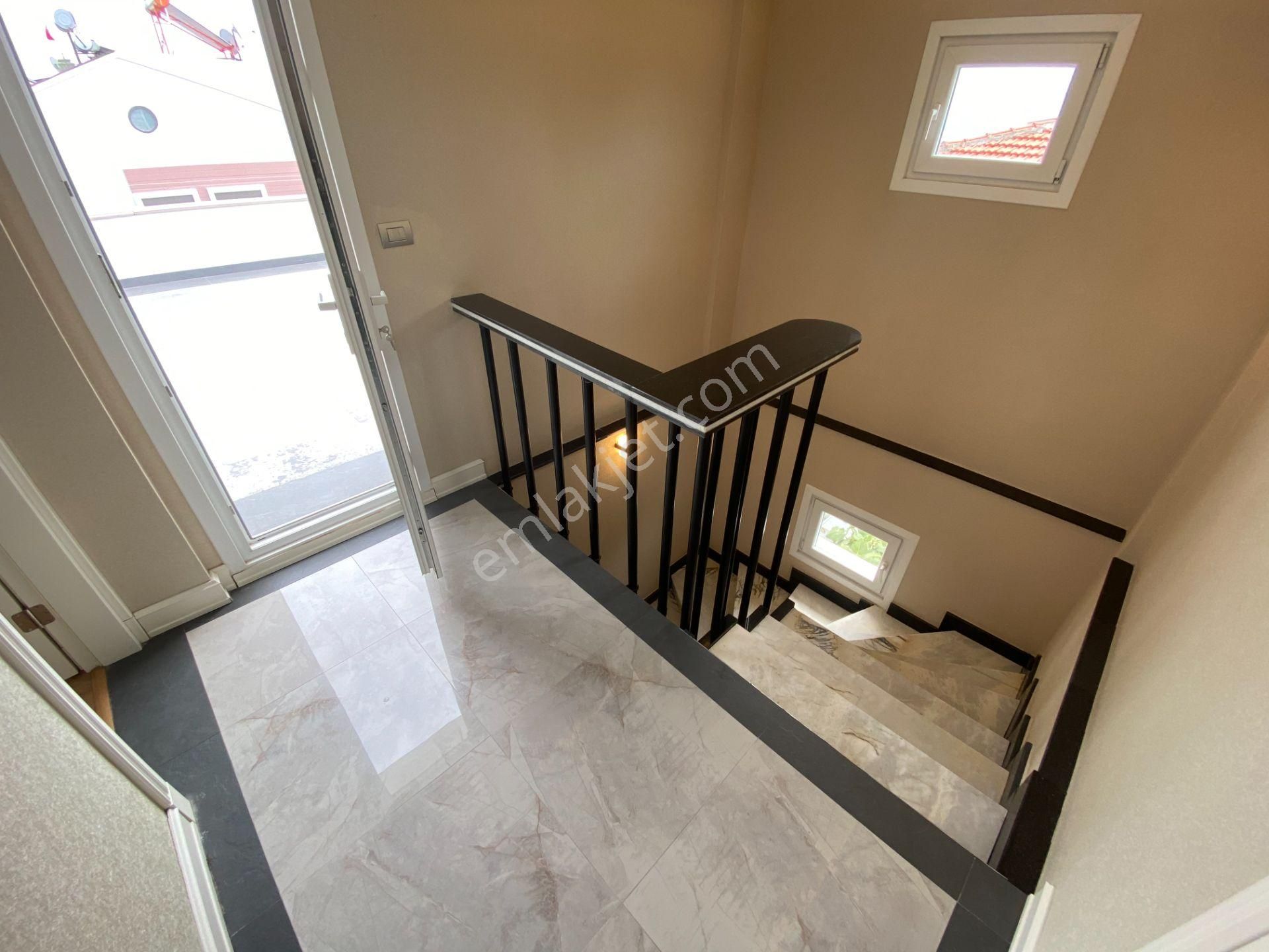 Altınoluk İlkbahar'dan Denize 20 Adım 293m2 Arsa İçinde Tam Bağımsız 8+1 Lüx Villa - Görsel 13