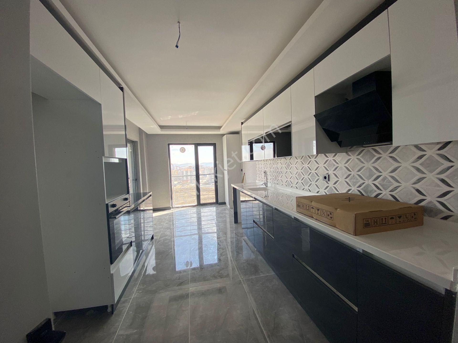 Pursaklar Fatih Satılık Daire Nasip'ten Fatih Mah. Hobi Bahçeli K.garajlı Ultralüx 185m² Şık 4+1 Daire