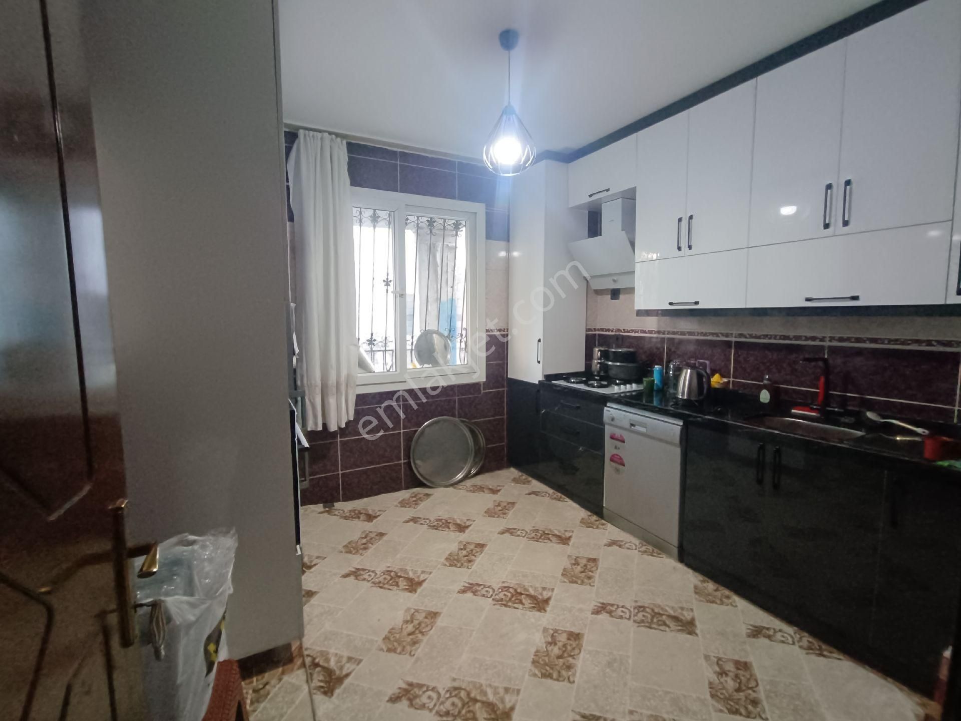 Gülbahçe Nah.kanal Civarı Ana Yol'a 3'cü Parsel 3+1 Komple Satılık - Görsel 2