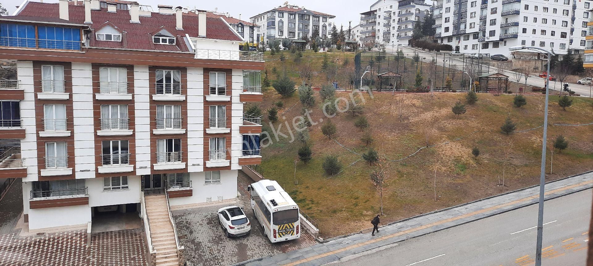 Keçiören Çaldıran Kiralık Daire Sahibinden Cadde Cepheli Arakat Asansörlü 3+1