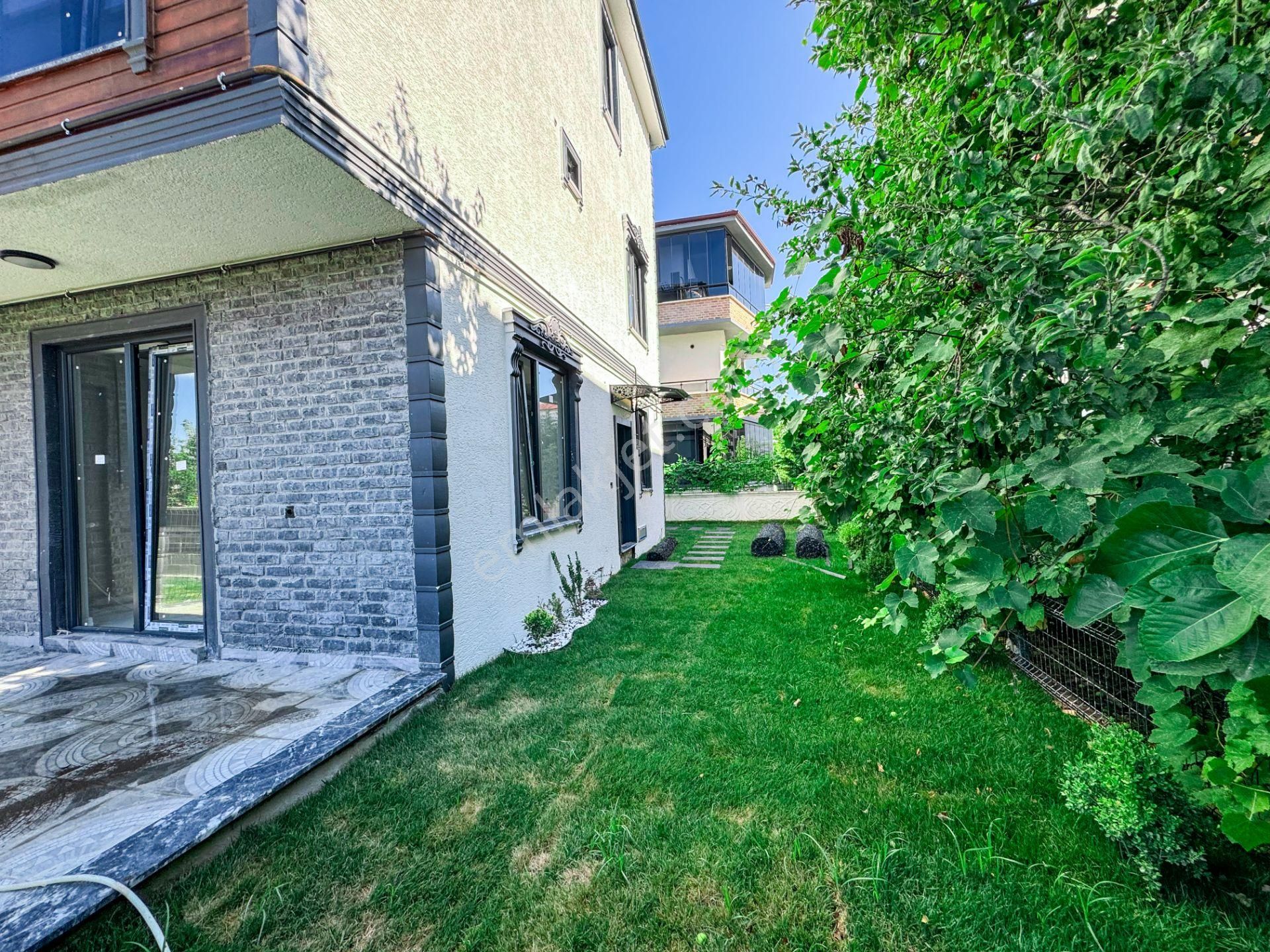 Karasu Yalı Satılık Villa Şehrin Merkezinde Lüks Villa Hayatı