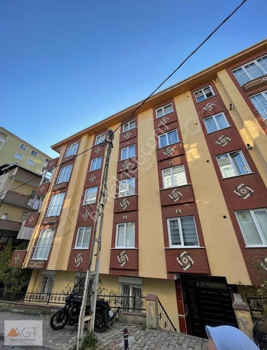 Ümraniye Armağanevler Satılık Daire Agt'den Armağanevler Mah. 4.katta 120m2 3+1 Satılık Daire