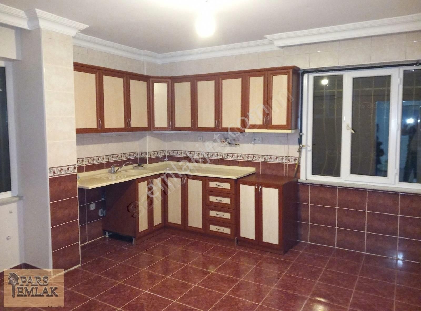 Bayrampaşa Yıldırım Kiralık Daire Yıldırım Mah.de Blok Başı Binada Yüksek Giriş Daire 2+1