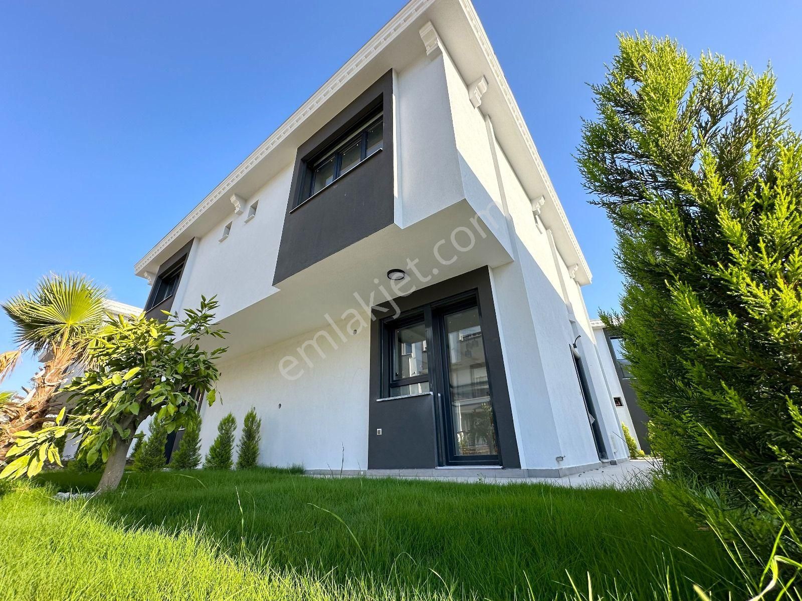 Didim Hisarda Satılık Havuzlu Sitede 3+1 Villalar - Görsel 20