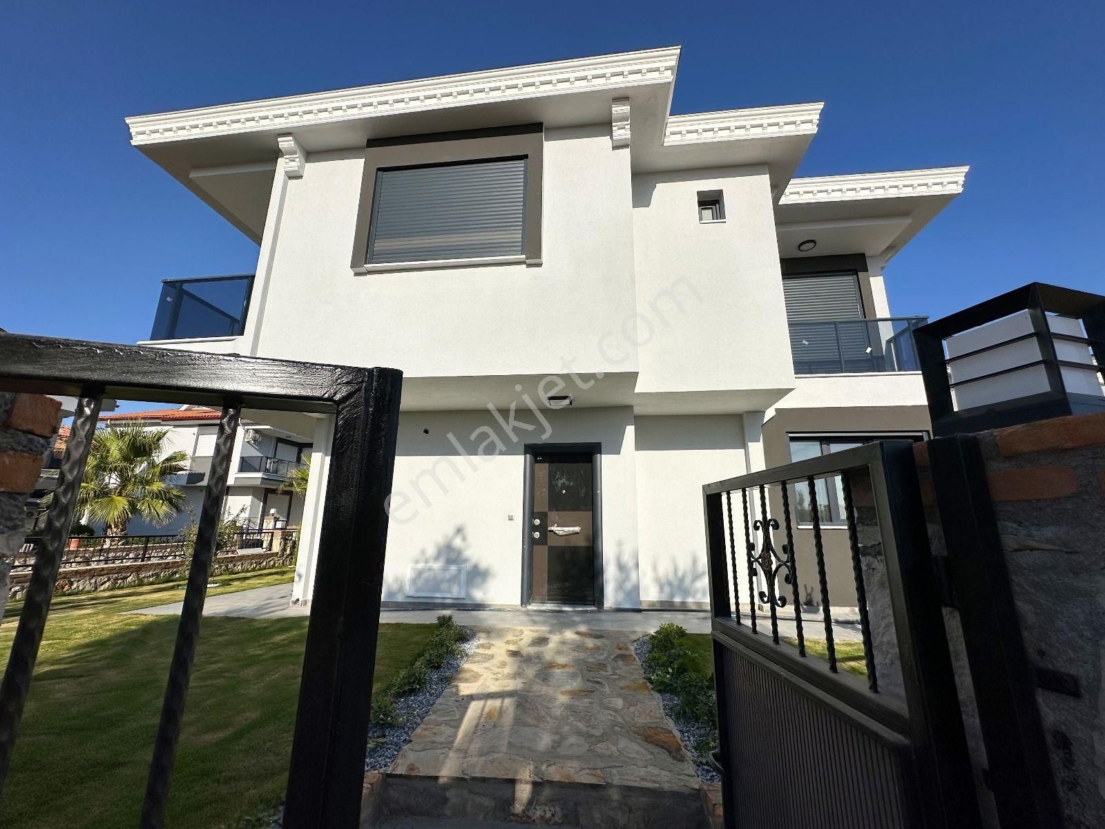 Didim Hisarda Satılık Havuzlu Sitede 3+1 Villalar - Görsel 7