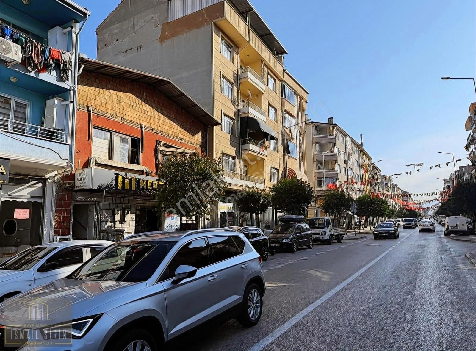 Şirinden O.gazi Cad.üzerinde İki Tarafa Cephe 350m2 3 Katlı Bina - Görsel 4