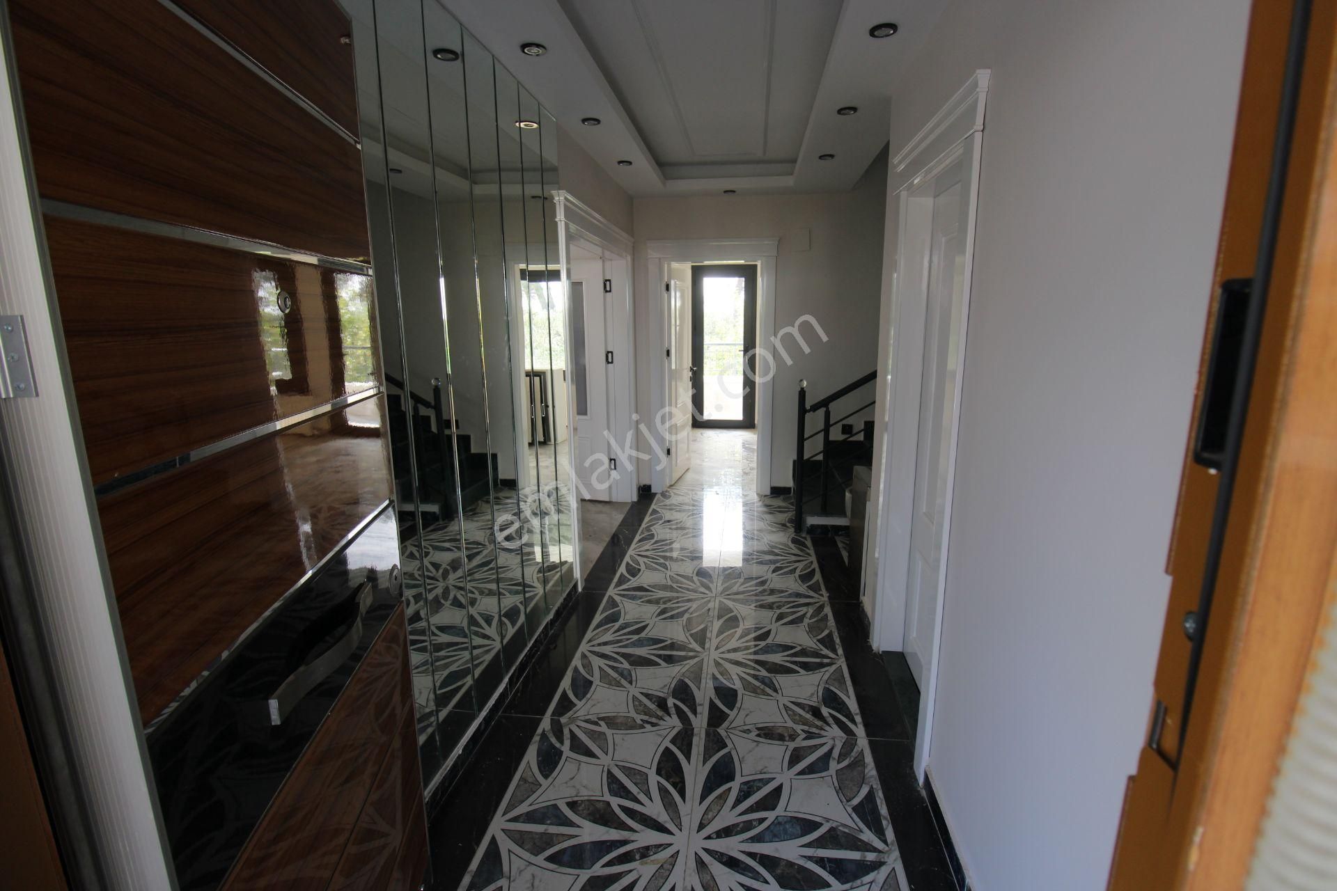 Mersin Kuyuluk Ta Dağ Deniz Manz 5+1 Müstakil Villa - Görsel 13