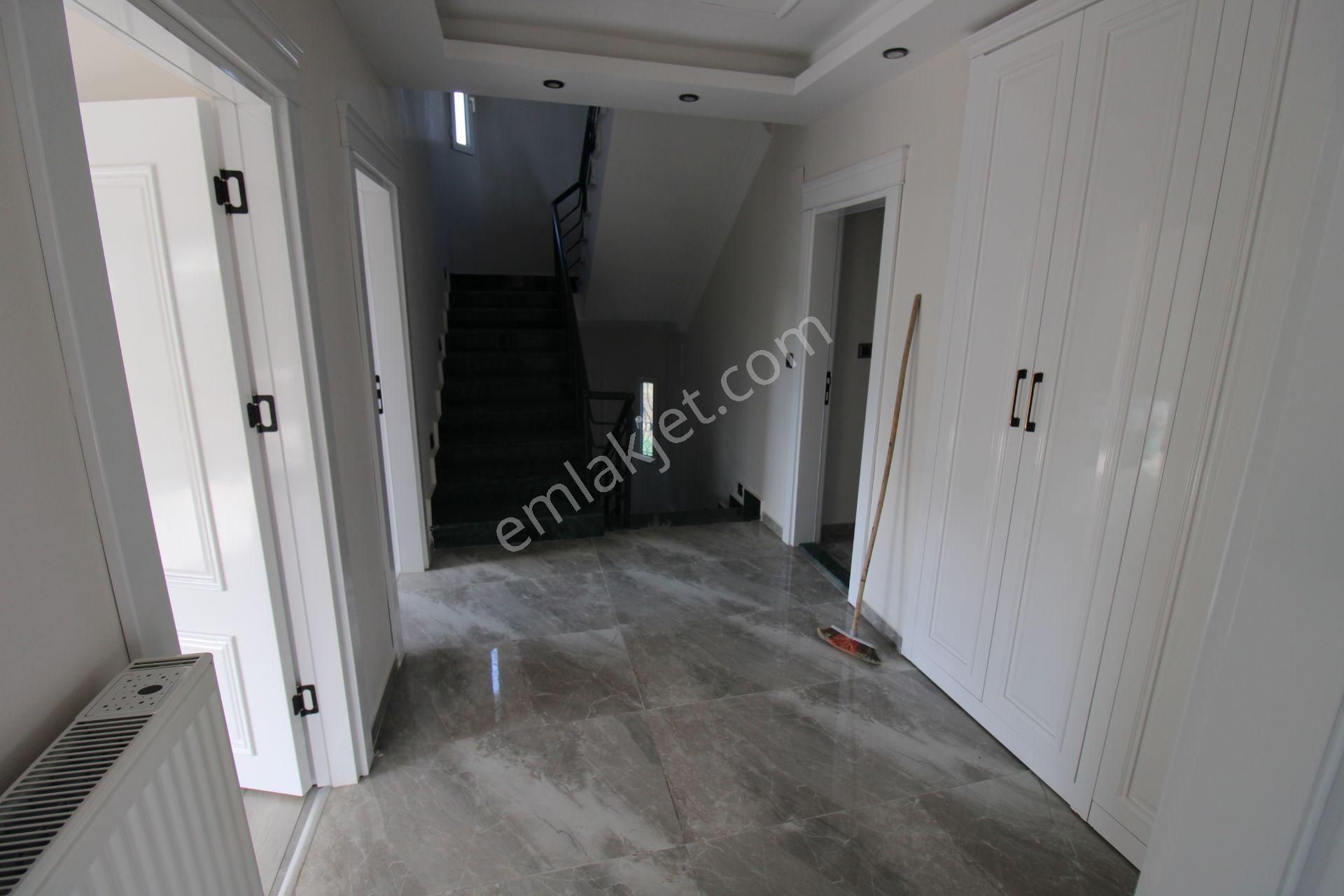 Mersin Kuyuluk Ta Dağ Deniz Manz 5+1 Müstakil Villa - Görsel 21