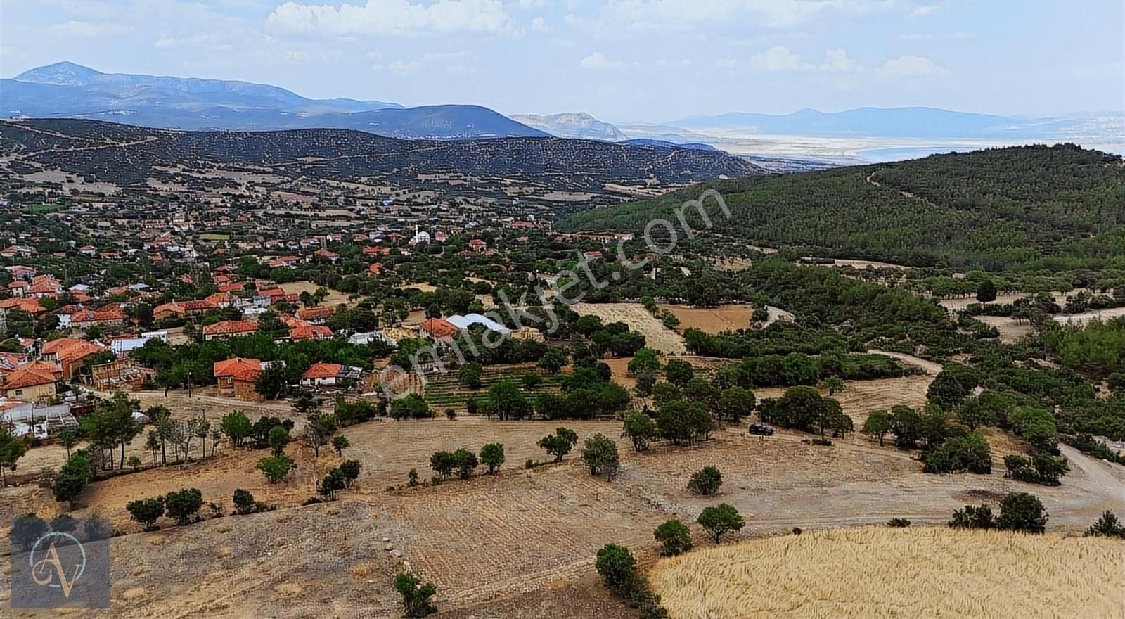 Burdur Merkez İlyas Köyü (Çay) Satılık Tarla Köy Yakını Yeşillikler İçinde Yol Var Kredi Kartı Satışımız Var