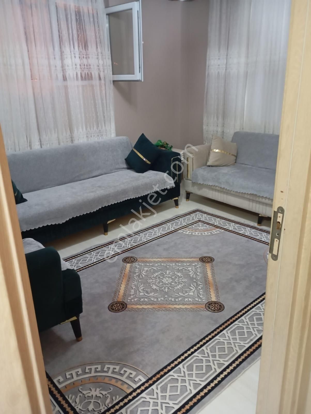 Büyükçekmece Celaliye Satılık Daire Büşra Gayrimenkulden Celalyede Satılık Daire 2+1 Bahçe 90m2 Bina Yaşı 4