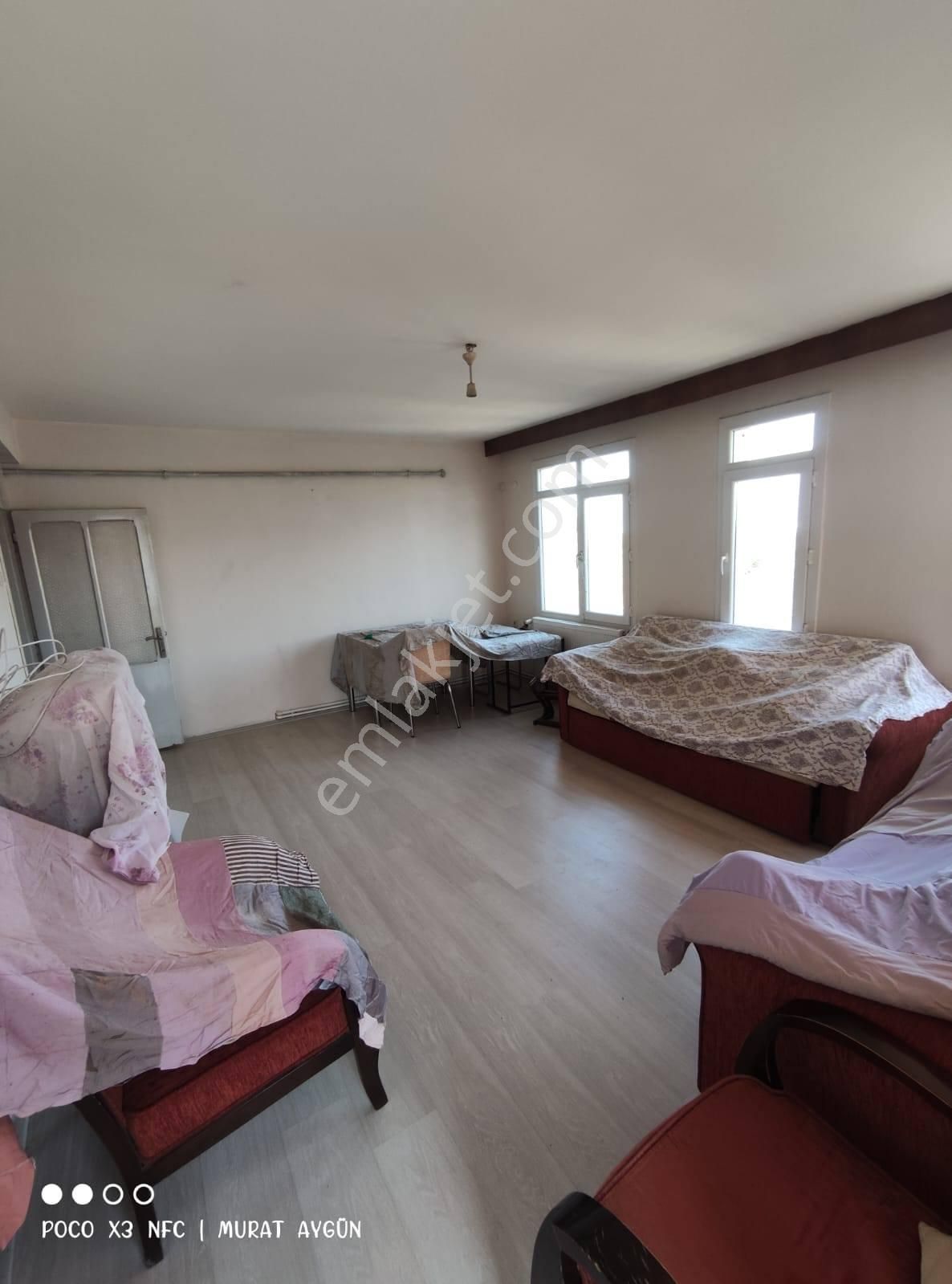 Turgutlu Acarlar Kiralık Daire Turgutlu Atatürk Bulvarında Eşyalı Kiralık Daire 130m2 3+1 Oda 5. Kat Doğalgazlı