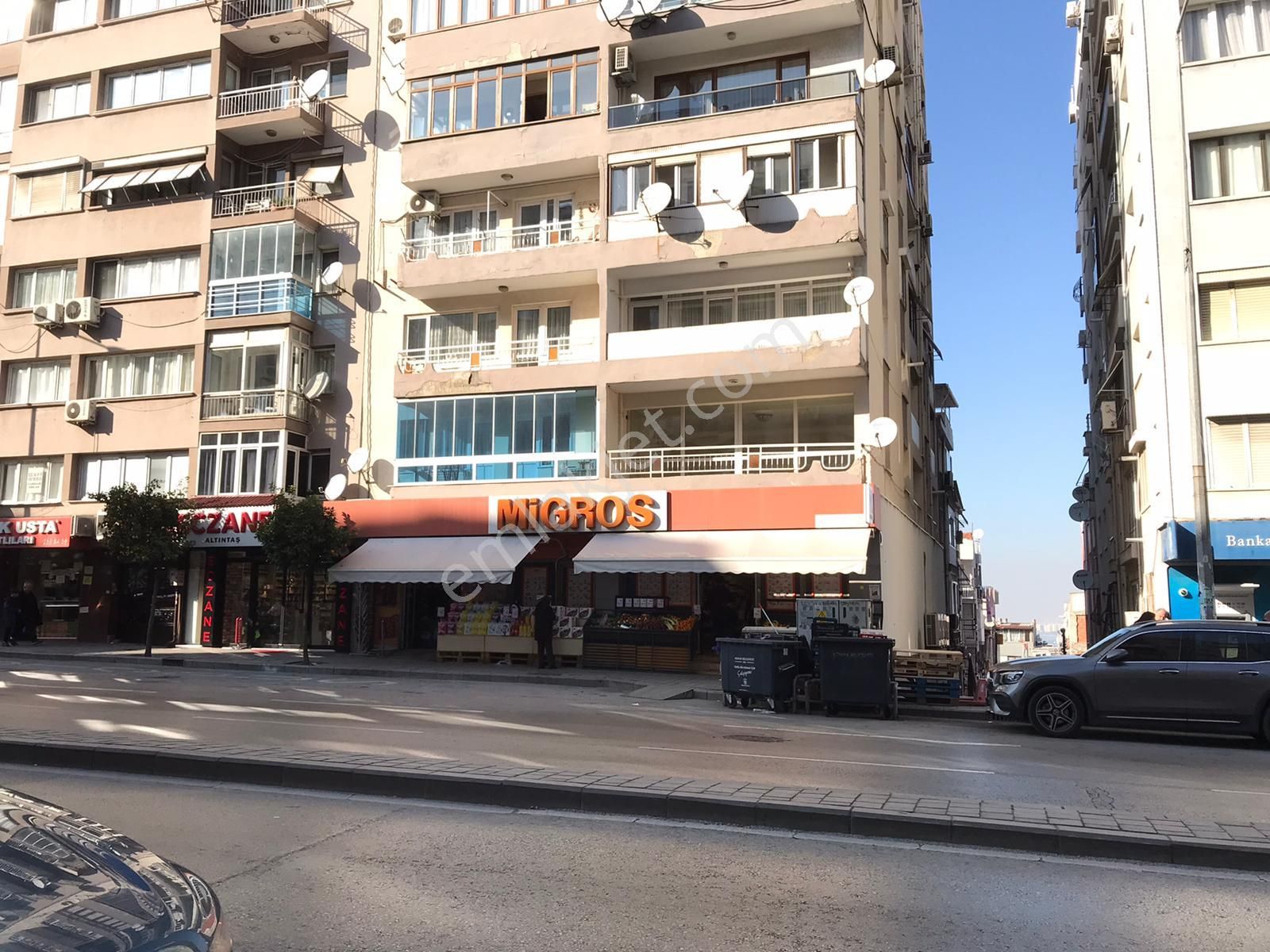 Konak Altıntaş Kiralık Daire Sahibinden 2+1 Sıfır Tadilatlı, Metroya Düz Ayak