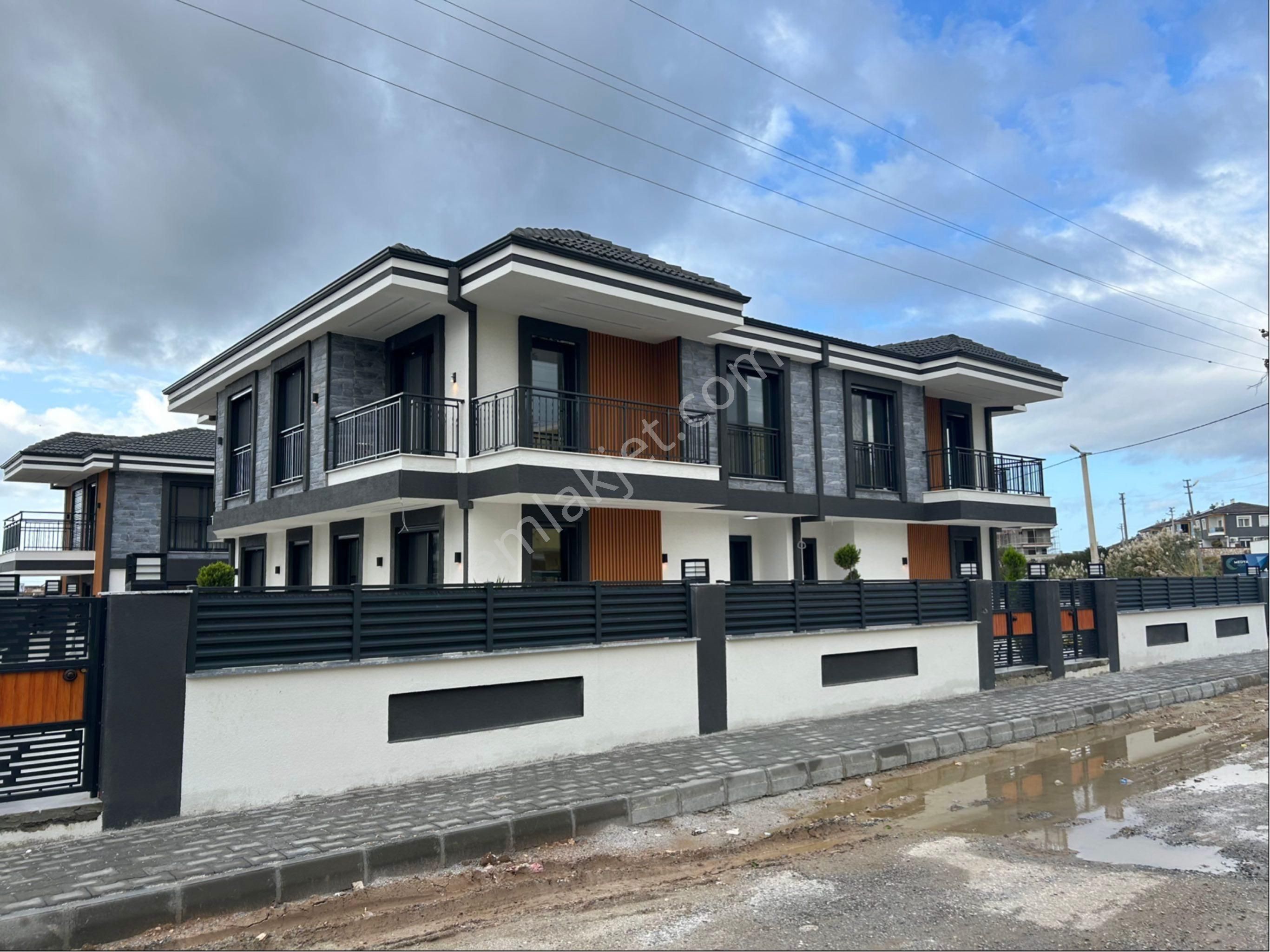 Didim Hisarda Havuzlu Sitede3+1 Villa