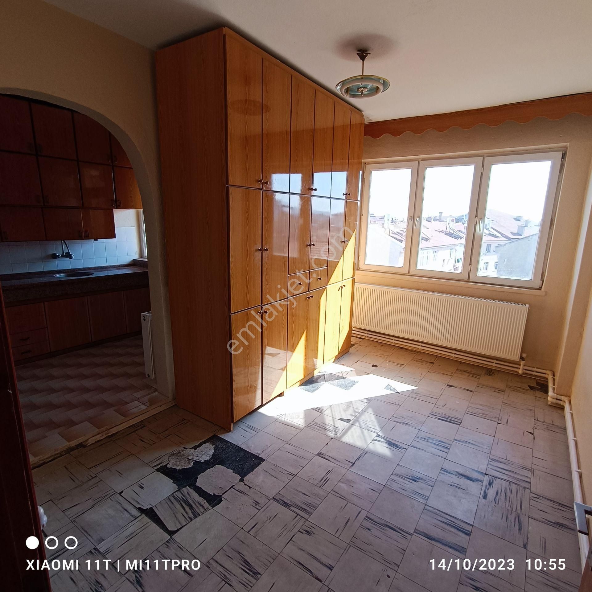 Akşehir Meydan Satılık Daire Elit Emlak'tan Satılık 3+1 Daire 130 M2 Çarsı Merkezde