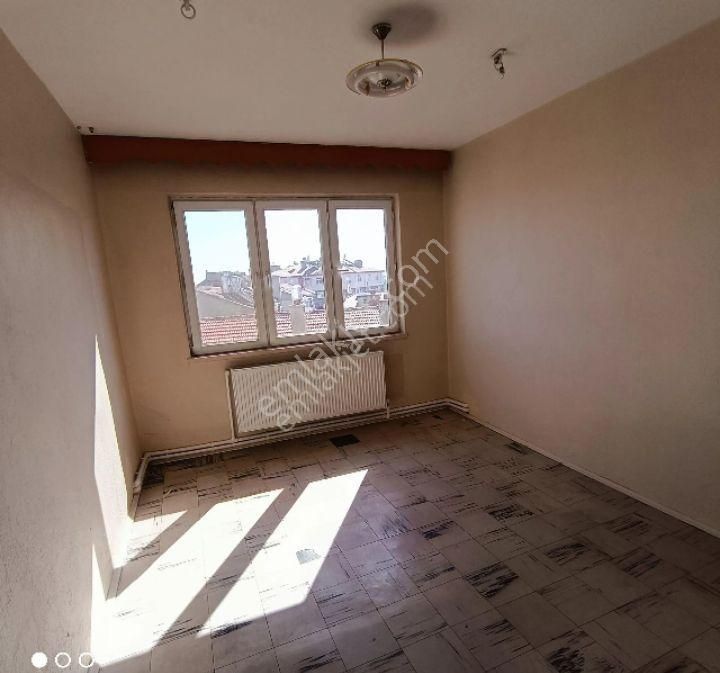 Elit Emlak'tan Satılık 3+1 Geniş Ferah Daire Çarsı Merkezde - Görsel 2