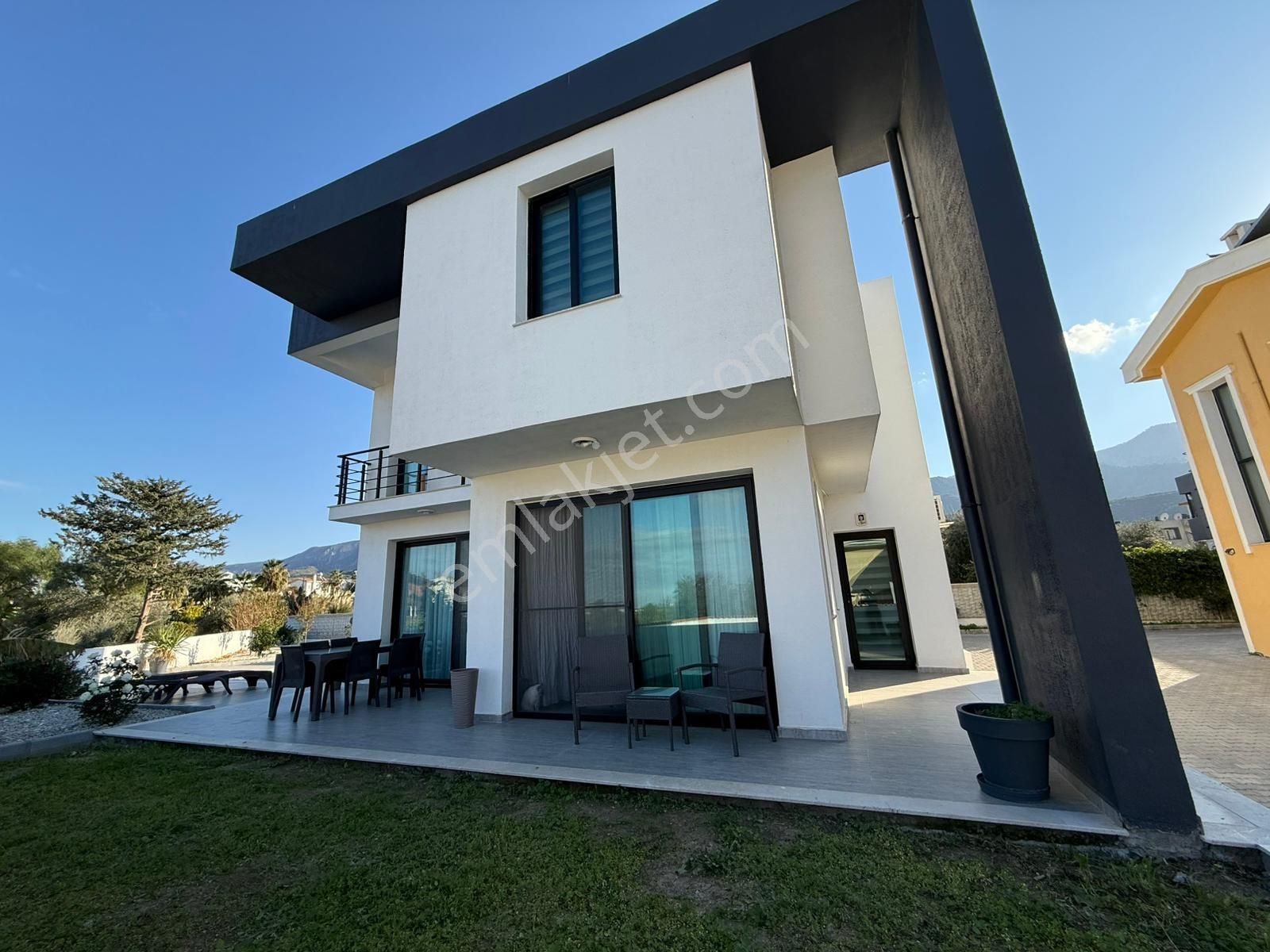 Girne Aşağı Girne Satılık Villa Girne/alsancak'da 3+1 Özel Havuzlu Lüks Satılık Fırsat Fiyat Villa !!!