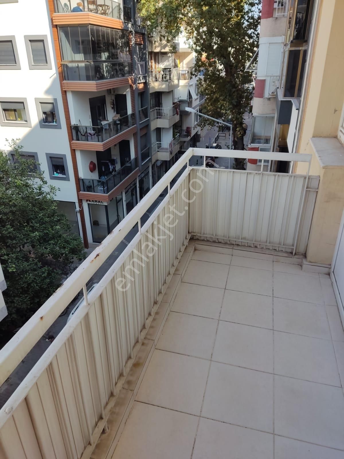 Karşıyaka'da Çarşı Yakını Arakat 3+1 Daire D-61 - Görsel 9