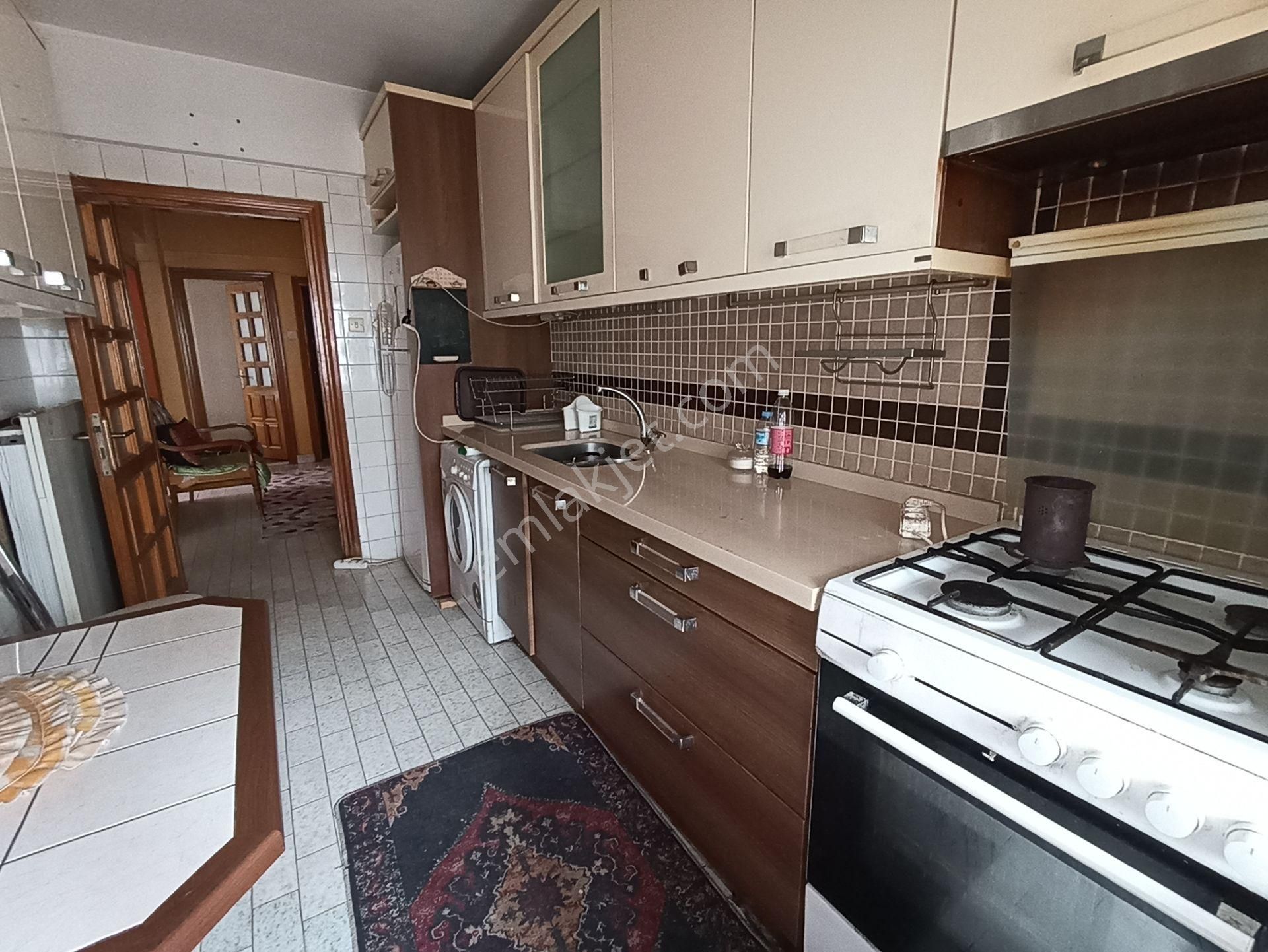 Avcılar Merkez Kiralık Daire Merkezde Marmara Caddesinde 130 M² 3+1 Full Eşyalı Uygun Daire