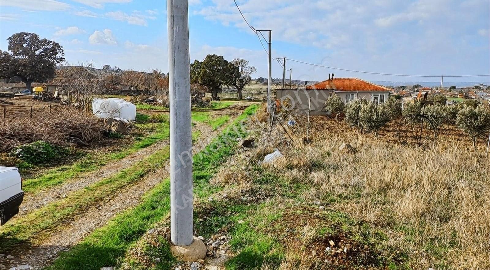 Ezine Pınarbaşı Köyü Satılık Konut İmarlı Ezine Geyikli Pinarbasi Köyünde 799m² Konut İmarlı Satılık Arsa