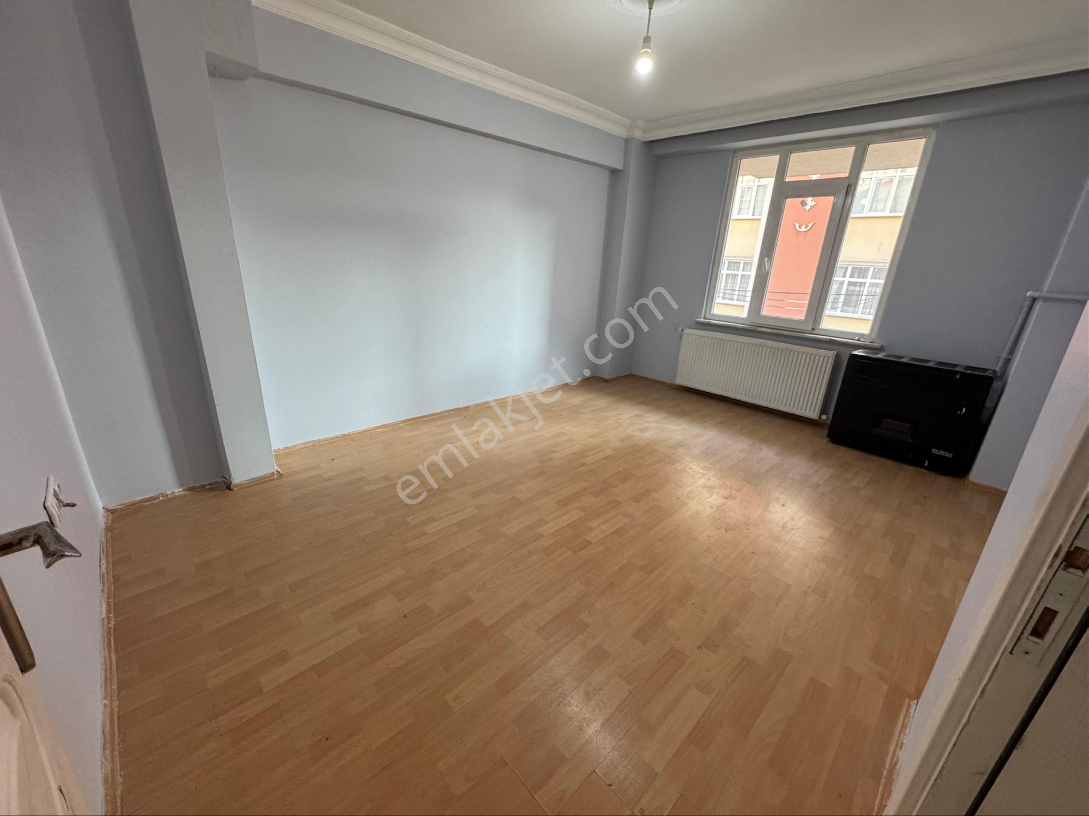 Hürriyet Mah'da 2+1 Arakat Gibi Yüksek Giriş 90 M² İskanlı