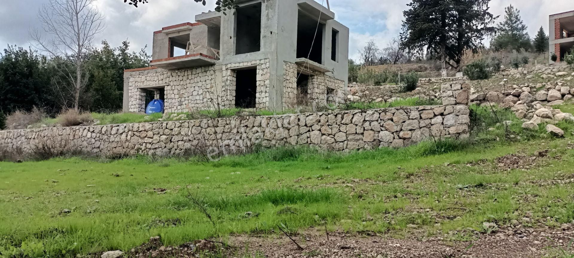 Kumluca Yazır Satılık Tarla Kumluca Yazır Mahallesinde Satılık Villa Ve Tarla