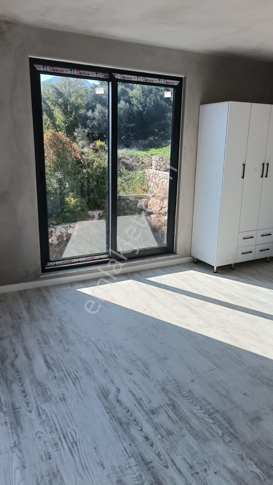 Kumluca Yazır Mahallesinde Satılık Villa Ve Tarla - Görsel 9