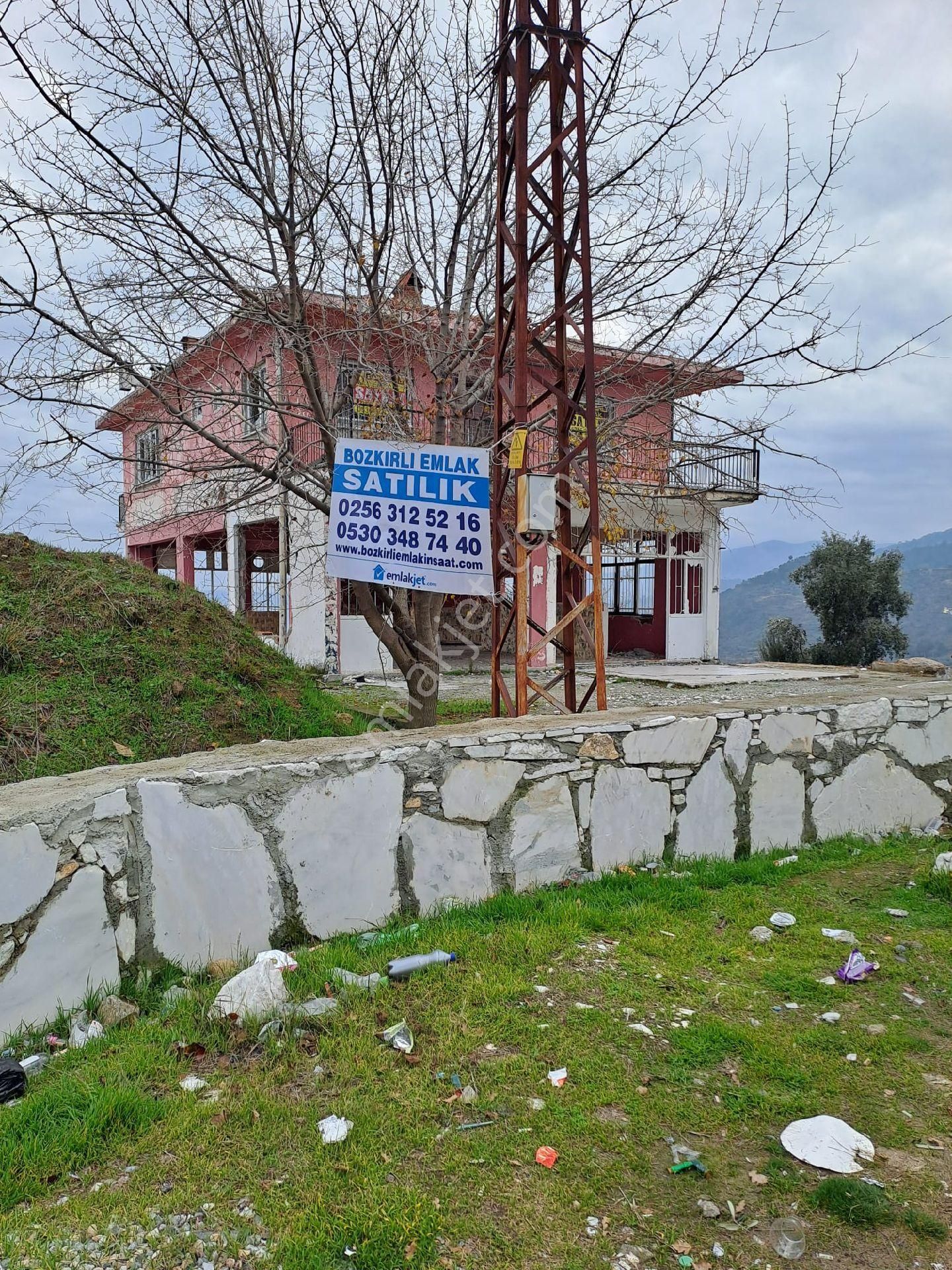 Aydın Bozdoğan Satılık Zeytinlik Dönertaş Emlak Bozdoganda Asfalt Kenarı Bina