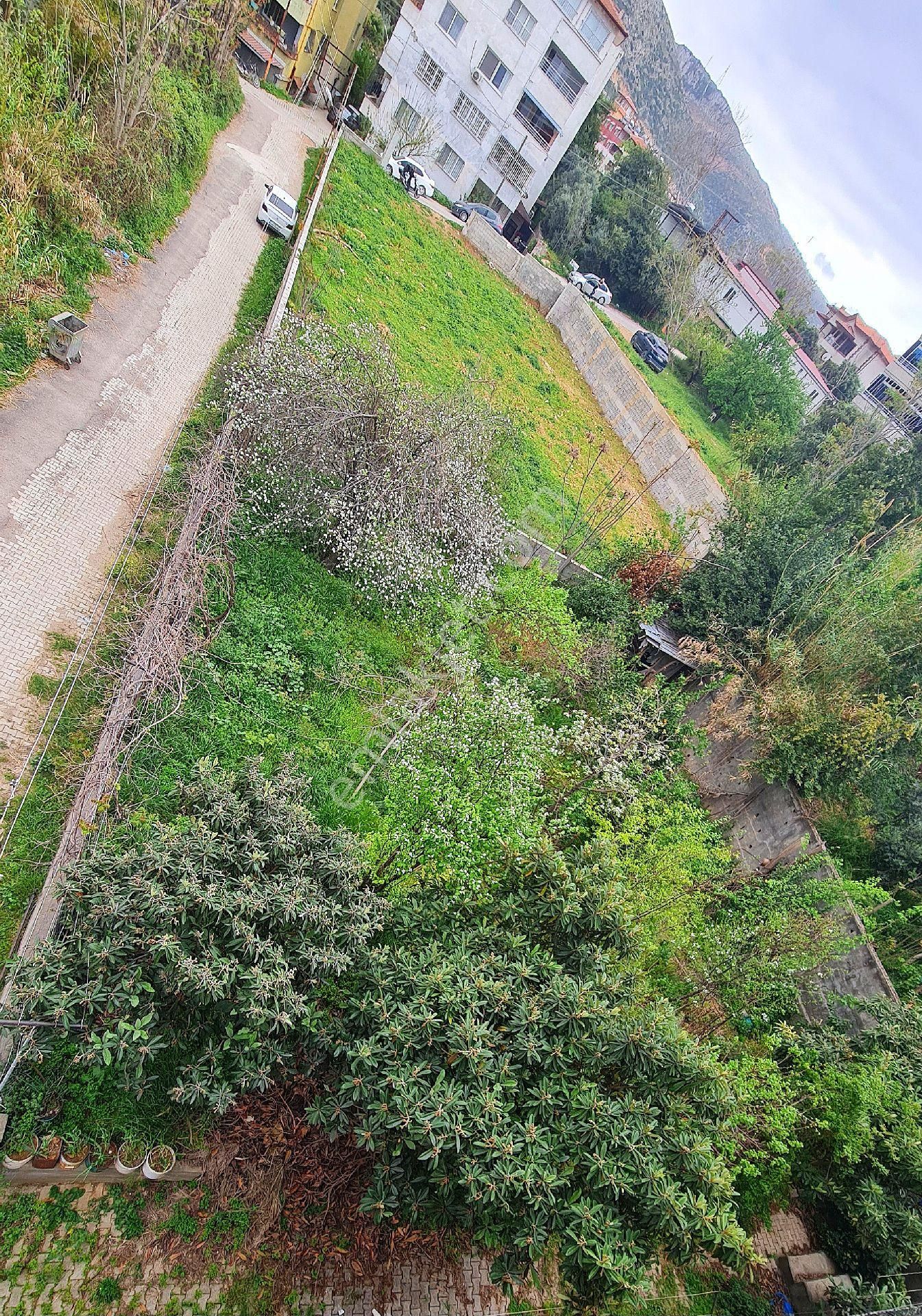 Defne Harbiyede 370 M2 Parsel