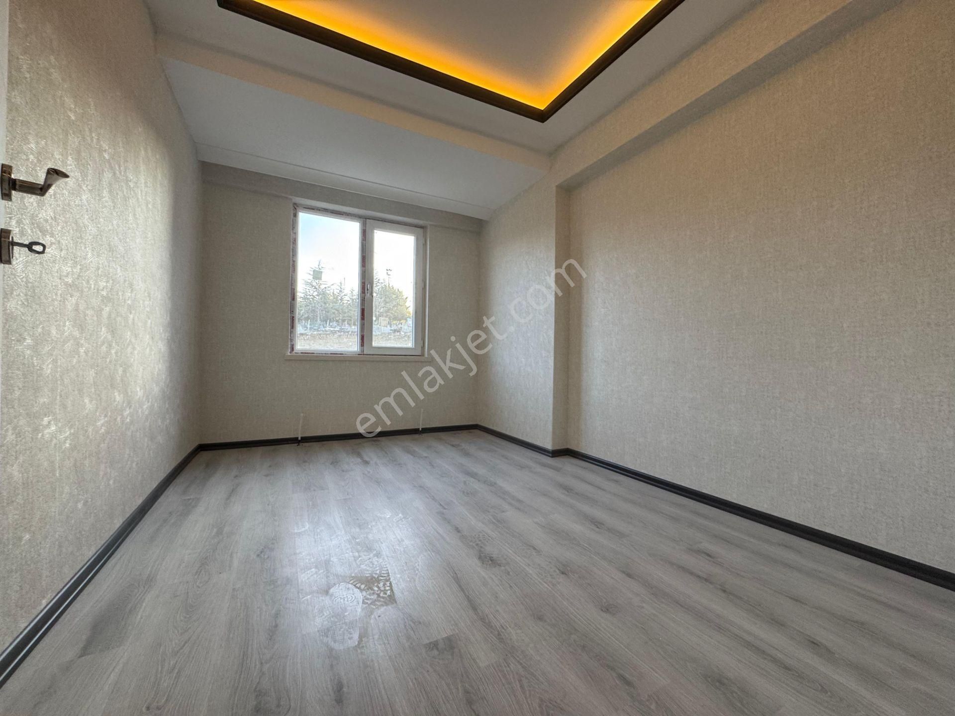 Keçiörende Caddeye Yakın Sıfır Binada Ön Cephede Sıfır 3+1 Daire - Görsel 14