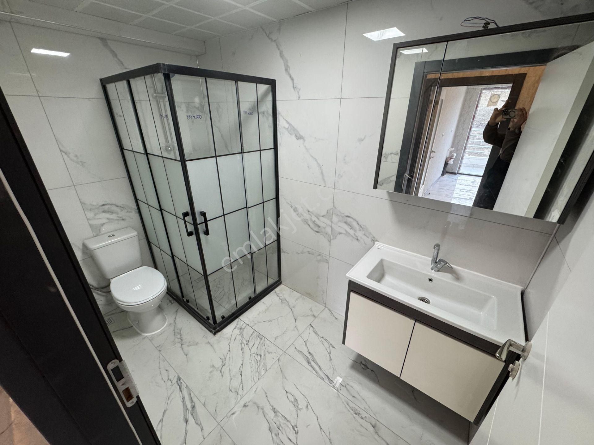 Keçiörende Caddeye Yakın Sıfır Binada Ön Cephede Sıfır 3+1 Daire - Görsel 17