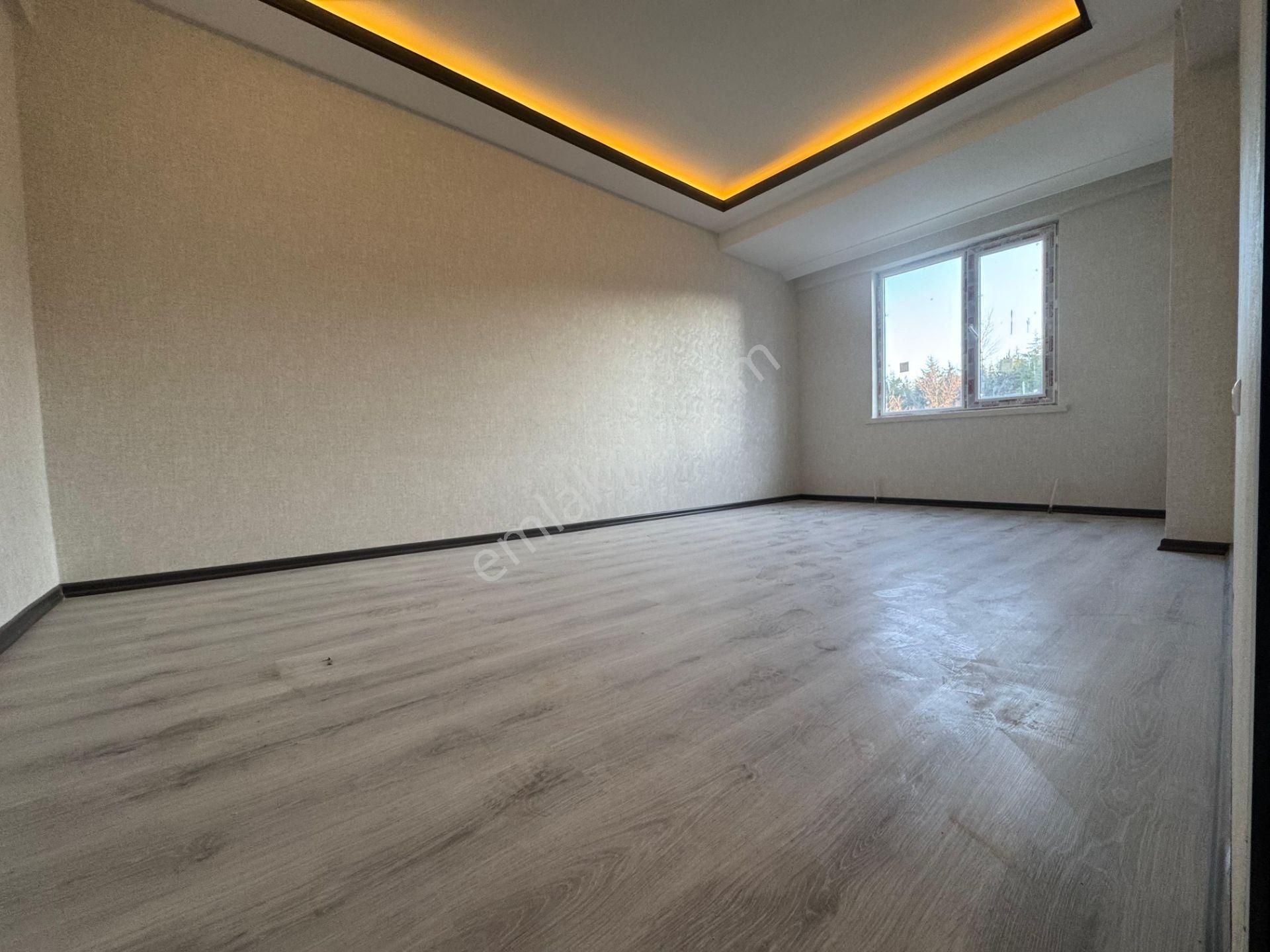 Keçiörende Caddeye Yakın Sıfır Binada Ön Cephede Sıfır 3+1 Daire - Görsel 5