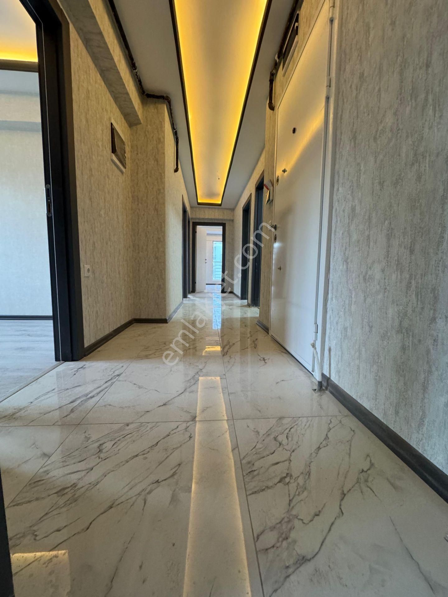 Keçiörende Caddeye Yakın Sıfır Binada Ön Cephede Sıfır 3+1 Daire - Görsel 12