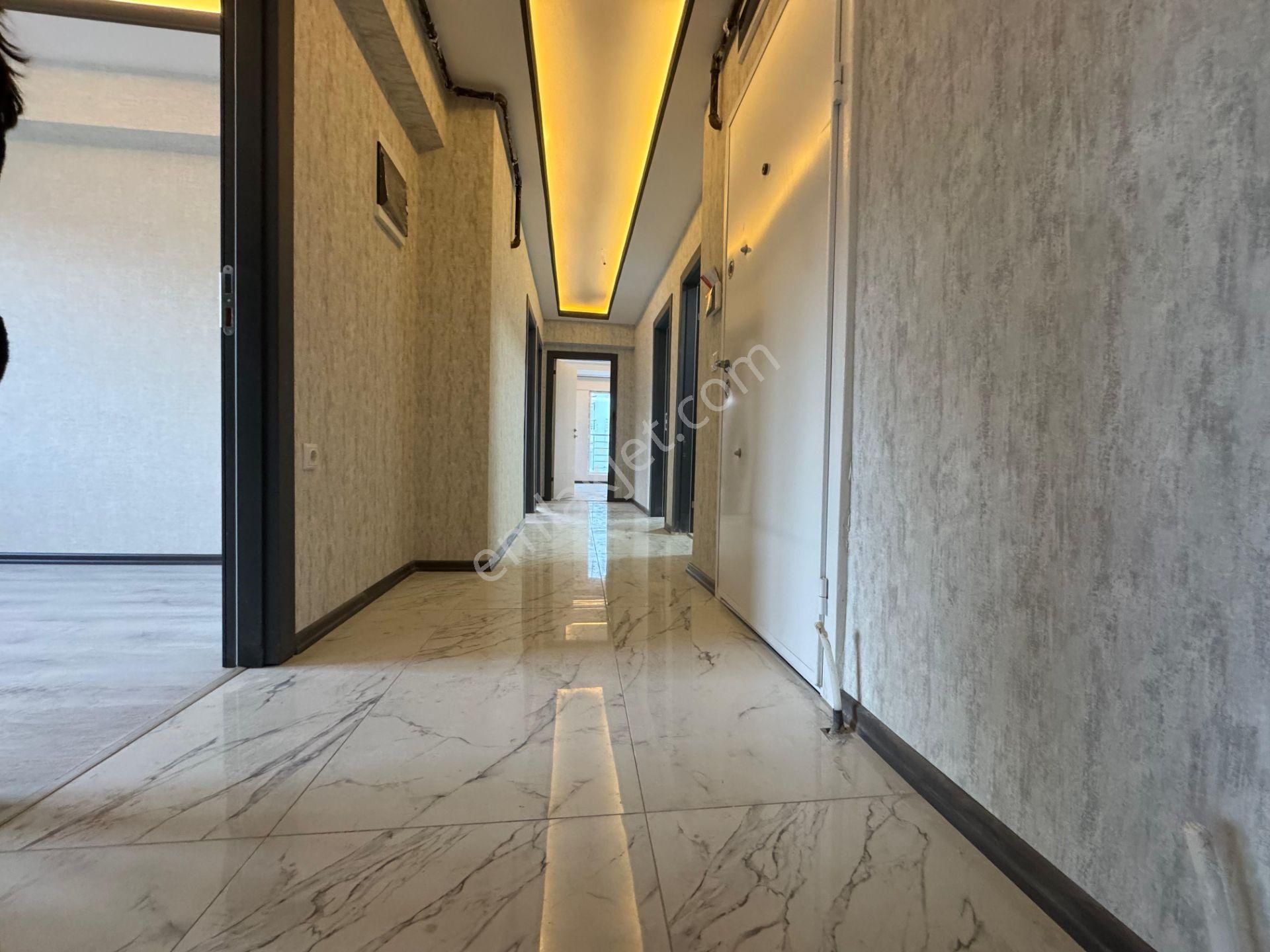 Keçiörende Caddeye Yakın Sıfır Binada Ön Cephede Sıfır 3+1 Daire - Görsel 13